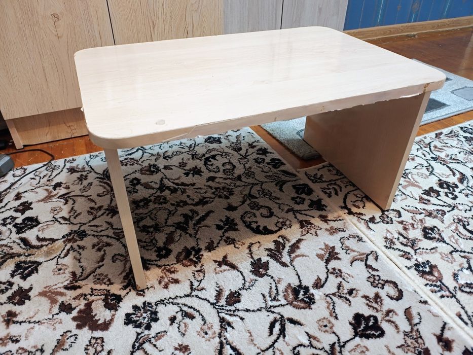 Продаётся столик детский для еды или глажения