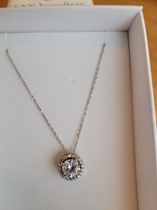 Сребърно колие с висулка