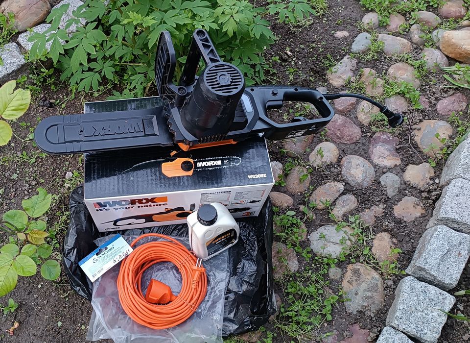 Електрически трион Worx WG305E 1100W 25 см +удължител+масло за 75,16€