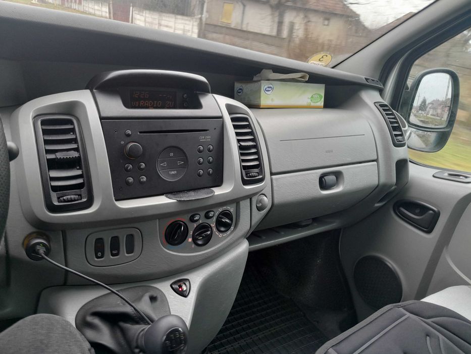 vand Vivaro 1,9 / 8+1 locuri