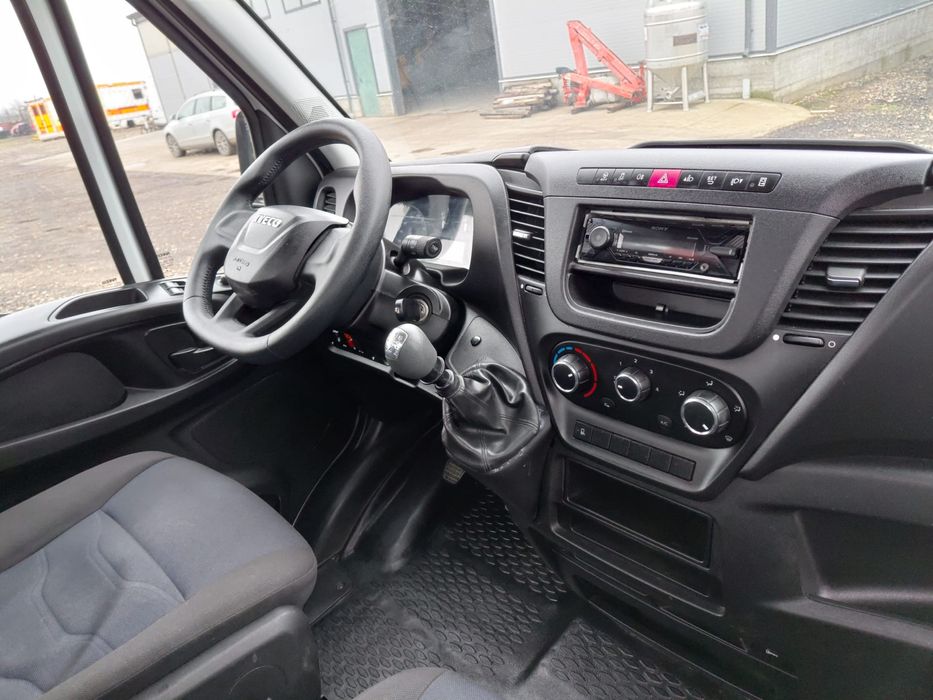 Iveco Daily 35 basculabil cu macara categoria B