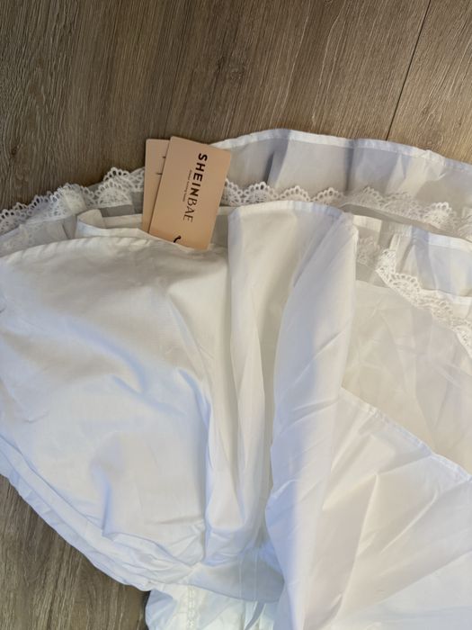 Рокля Shein бяла