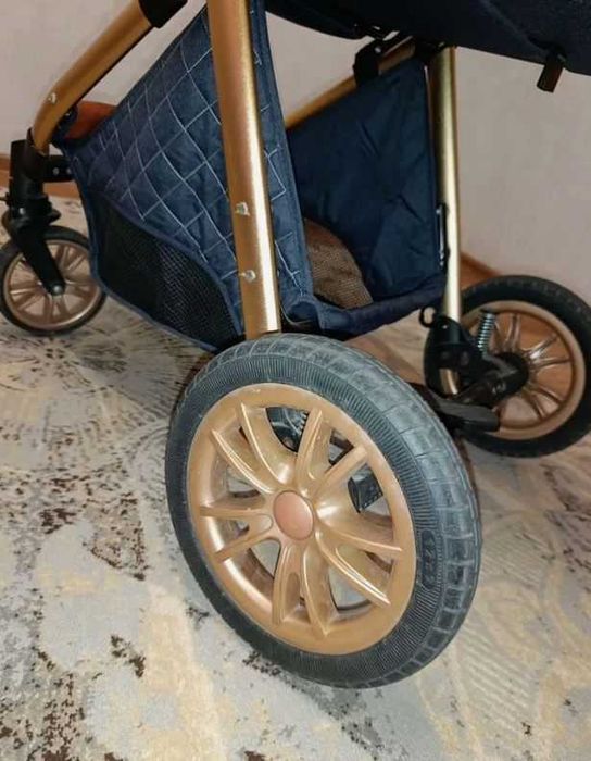 Детская коляска 3 в 1