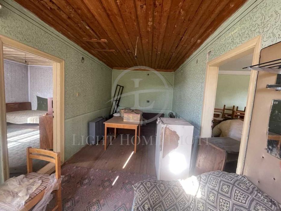 Реф. 2011 Къща с двор 2000 кв.м. / село Бяла Река