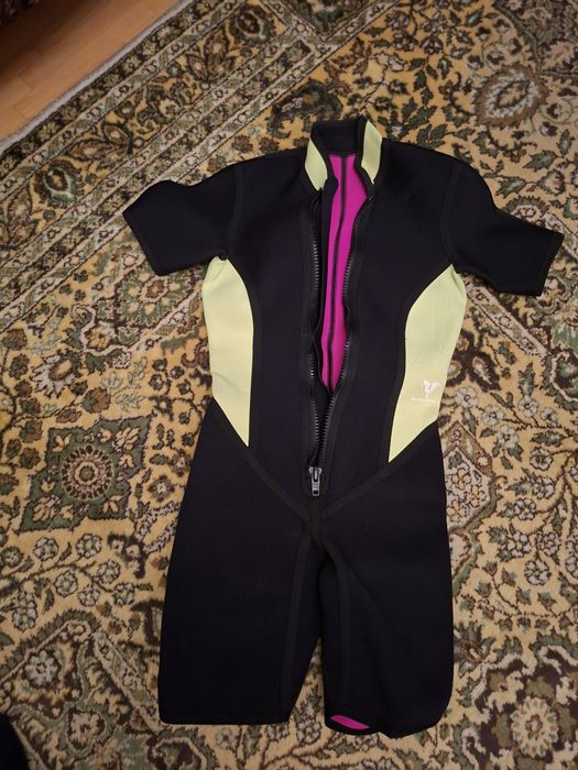 Неопренов костюм за водни спортове