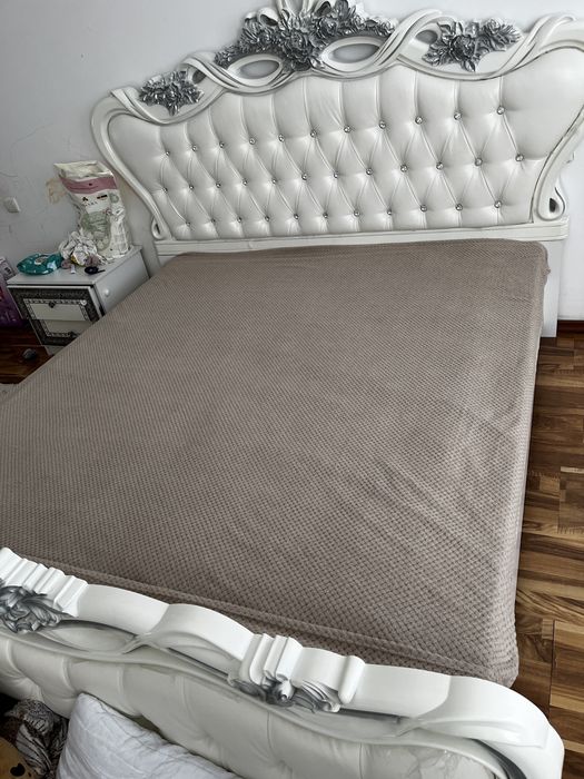 Кровать двухспальная