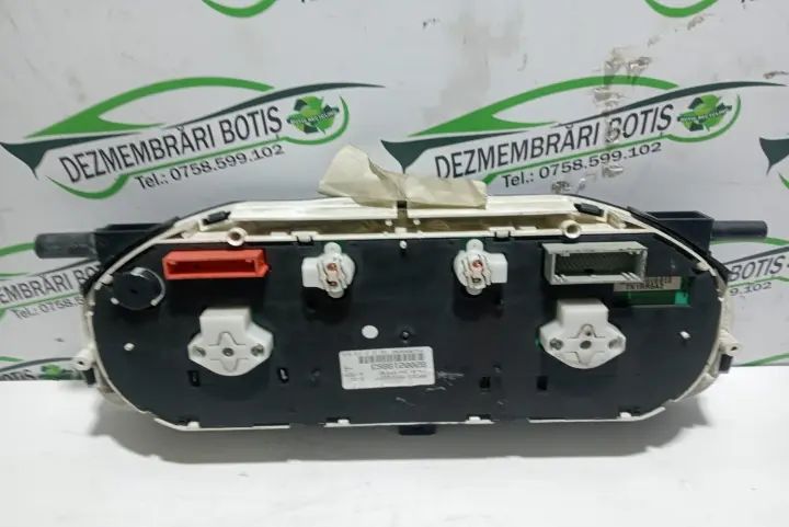 Ceasuri bord 8200218863 Renault Laguna 2001 1.9 DCi MT (107 hp)