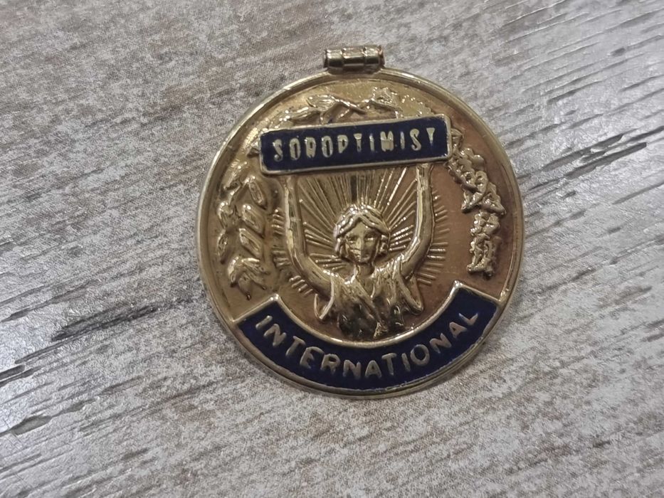 Златна значка  SOROPTIMIST  14К