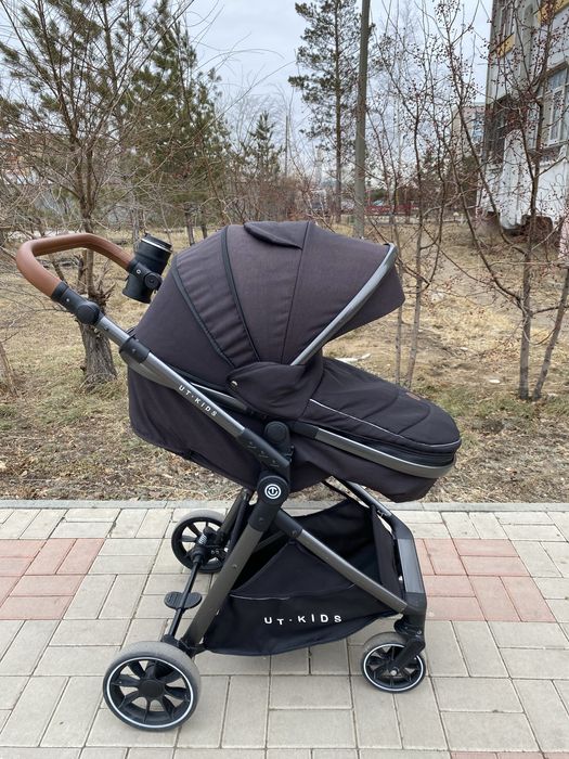 Продам детскую коляску 3 в 1