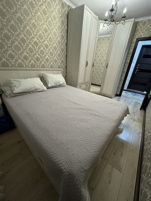 Спальный гарнитур. Шкаф и кровать