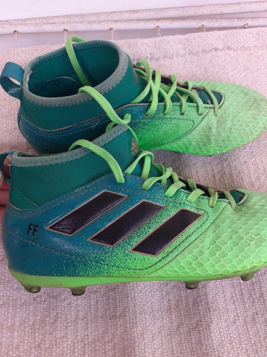 Детски бутонки Адидас