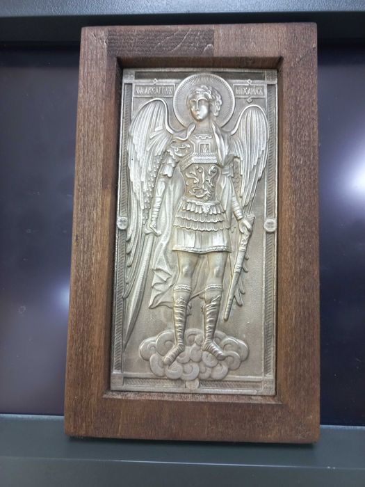 Посребрени икони на Богородица,Св.Николай,Св.Георги и Архангел Михаил.