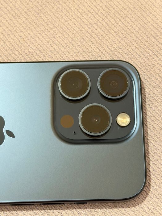 iPhone 15 Pro 256 GB – impecabil, fără zgârieturi, baterie 88%