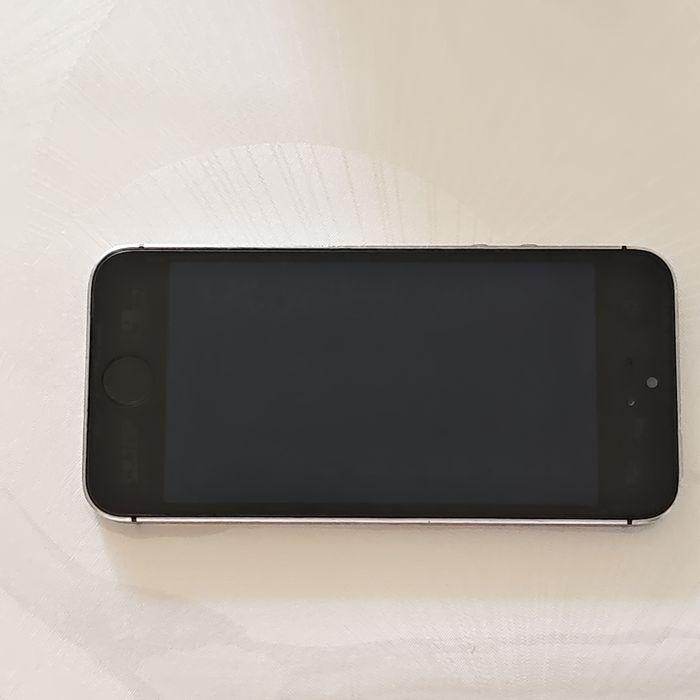iPhone 5s в хорошем состоянии
