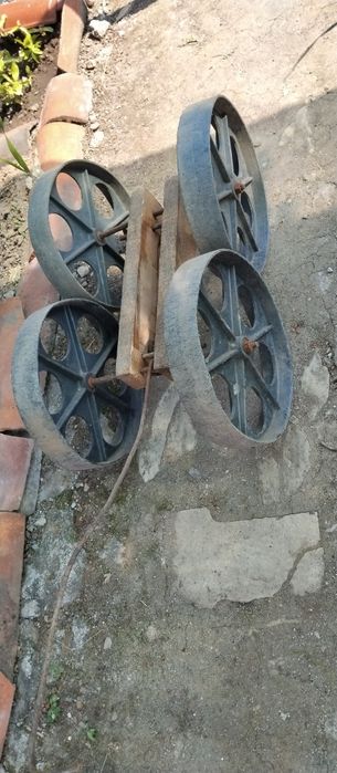 Ръчна Количка с пластмасови колела ф32/6см