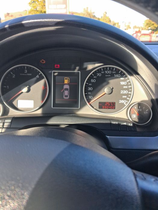 Vând Audi a4 b7 cod motor BPW quattro 2.0 tdi 103 kw 140 cp 2007 toate actele la zi ofer fiscal pe loc