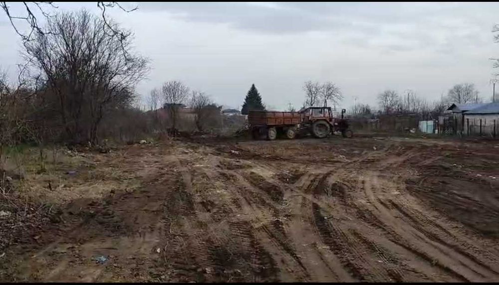 Vând teren intravilan Fundeni Călărași (deschidere 21.6m)