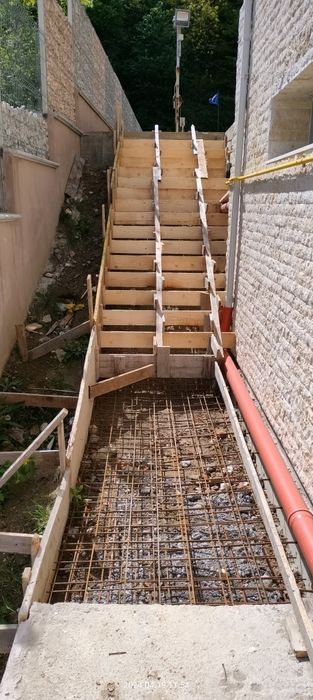 dulgher cu peste 30 ani experienta in domeniul civil