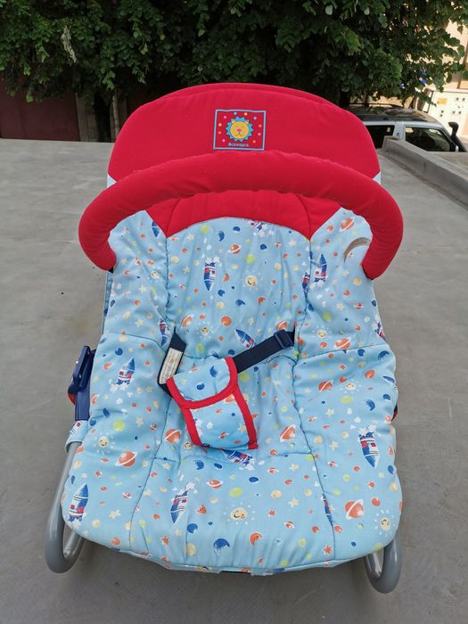 Бебешки музикален люлеещ се шезлонг