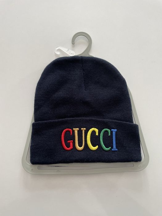 Шапки със козирка и зимни унисекс модел