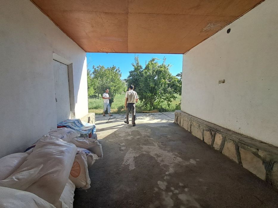 Uy sotiladi tez fursatda