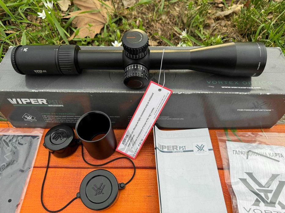 Продавам изключително надеждна оптика Vortex Viper 3-15x44 PST Gen II, с кристален образ и тактически тумблери, със скала във втора фокална равнина.