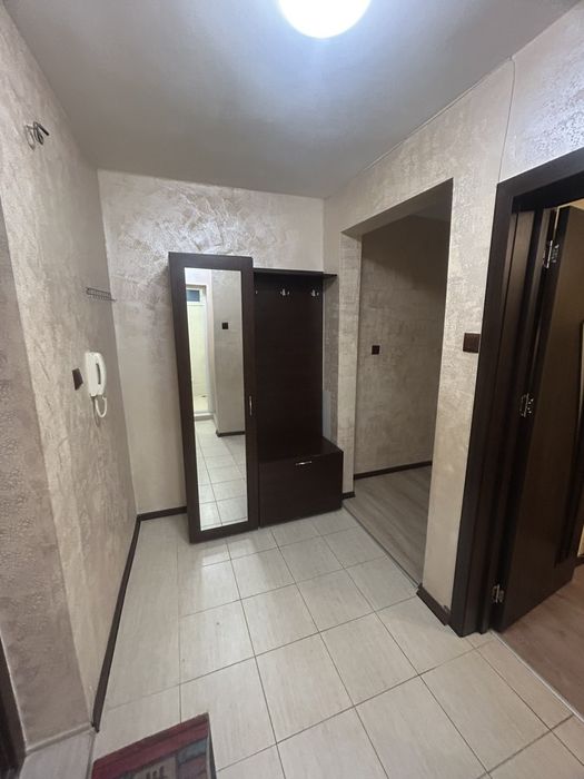 Дава се под наем Тристаен апартамент в Варна, Колхозен пазар - 110 кв.м за 612 € - Снимка #10