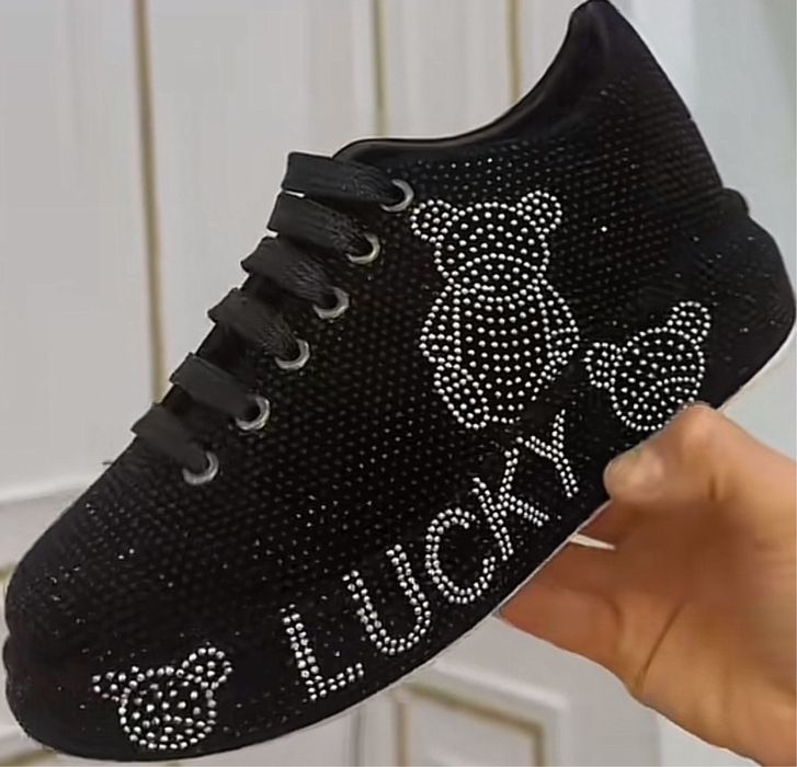 Кроссы размер 37. Новый