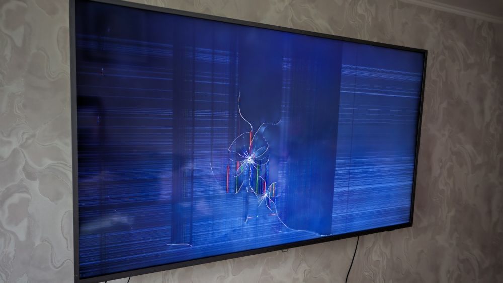 Телевизор Philips 65PUS7303 разбита матрица