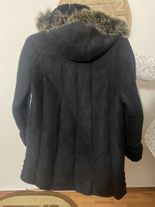 Haina de piele intoarsa neagra cu gluga- stare exceptionala