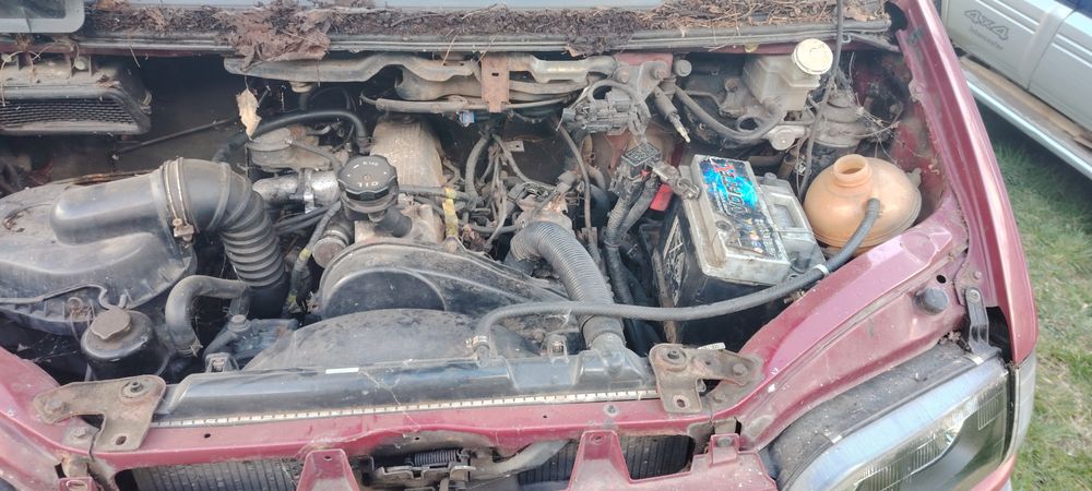 Продавам Мицубиши Л400 4×4 на Части