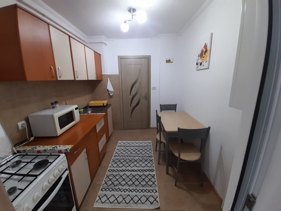 Vând apartament 2 camere, etaj 1, Mioveni