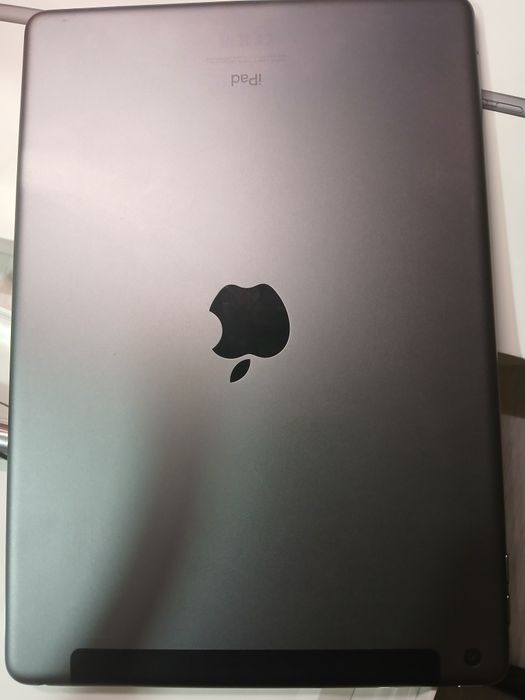 Продам ipad 8 10.2