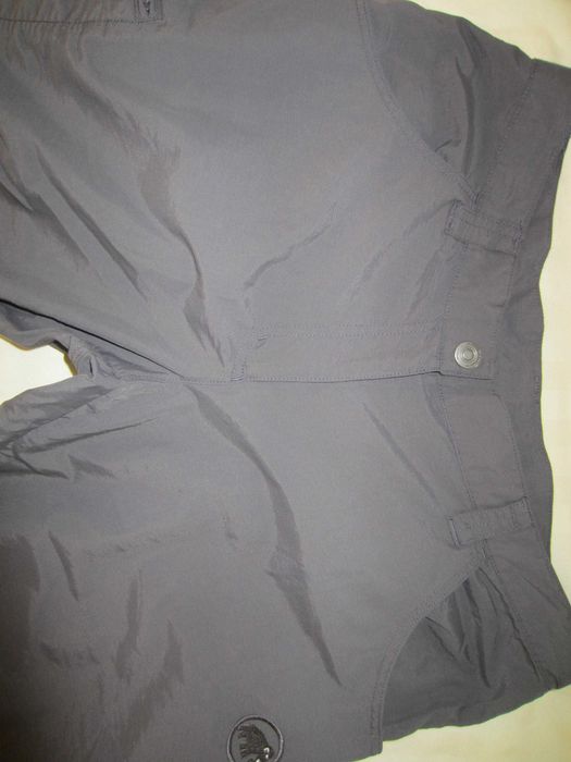 Pantalon bermude Mammut, masura 42-46, Talie=85cm,culoare gri-inchis, stare f. buna - ca nou