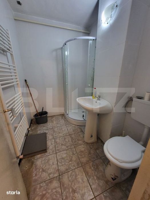 Spatiu comercial de vanzare, zona Micro III