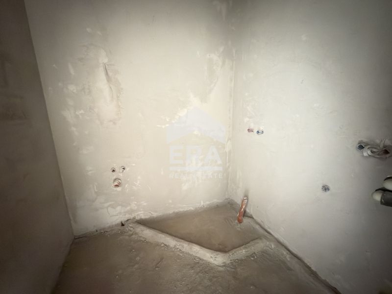 Продава се Двустаен апартамент в Варна, Кайсиева градина - 64 кв.м за 2094 €/кв.м - Снимка #7