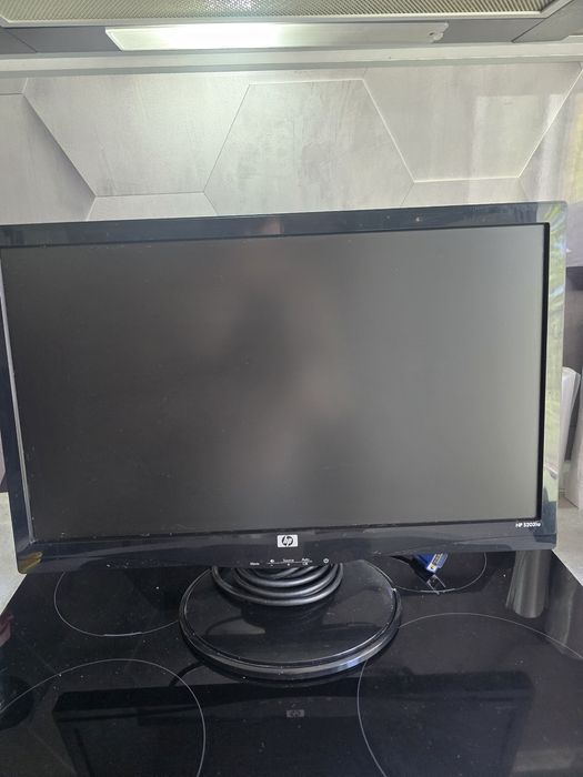 Монитор HP  в хорошем состоянии