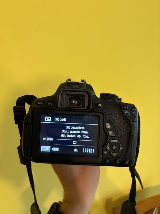 Aparat Foto Canon EOS 700D