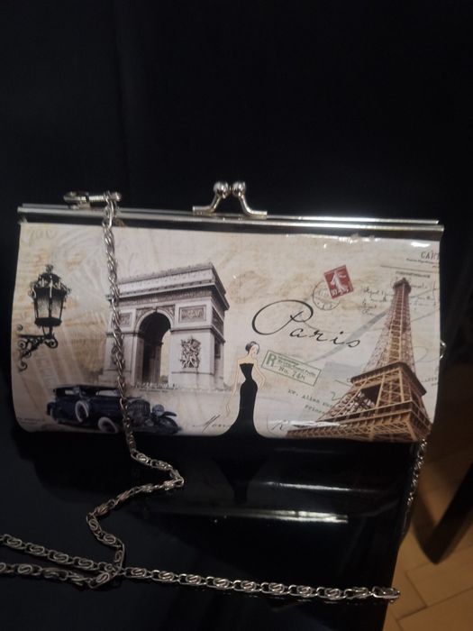 Дамски портмонета и чанти нови