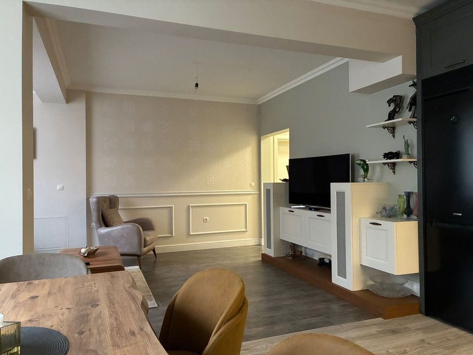 Дава се под наем Четиристаен апартамент в Плевен, Широк център - 96 кв.м за 249368.07 € - Снимка #15