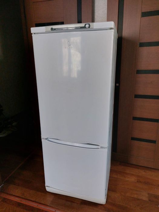 Продаю холодильник