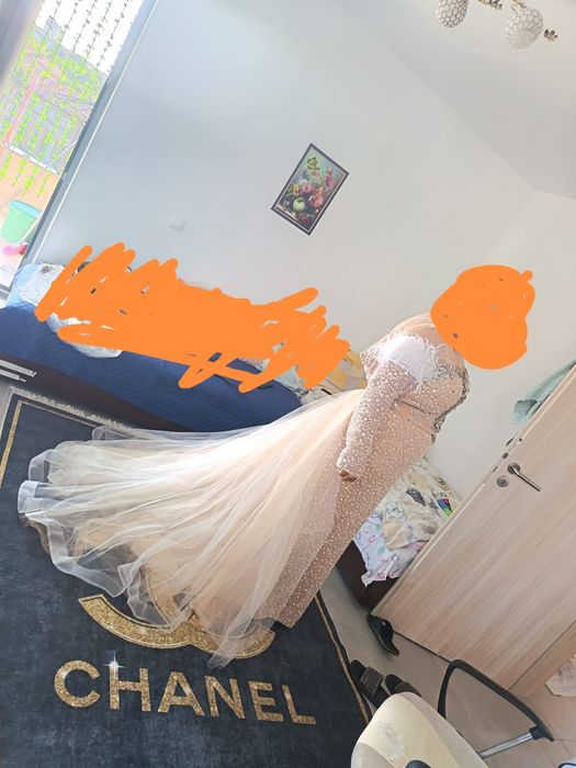 Продавам официална рокля