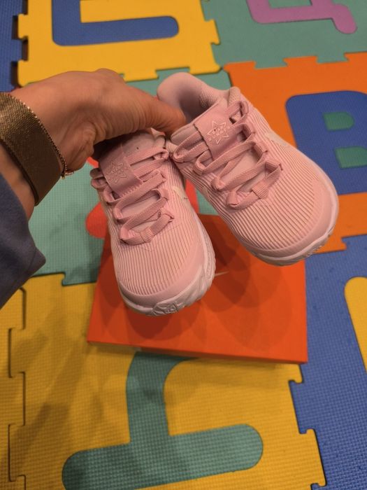 Nike детски НОВИ маратонки 22 номер