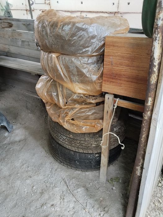 Продам резину диаметр на фото
