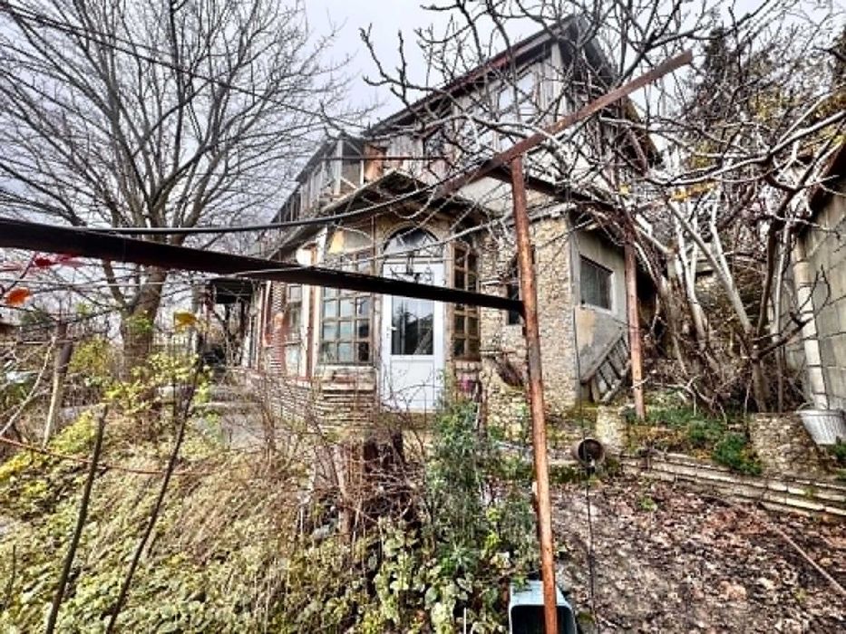 Продава поземлен имот 801 кв.м. в град Варна, м-т Планова (на граница с кв. Възраждане 4)