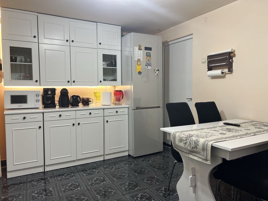 Inchiriez apartament cu 2 camere
