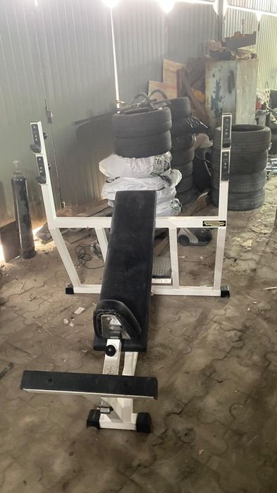 Скамья для жима в отличном состоянии