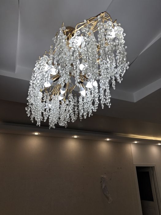 Продам люстура  новый