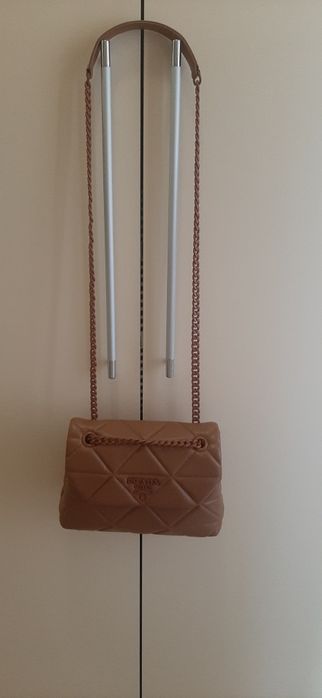 Prada чисто нова чанта