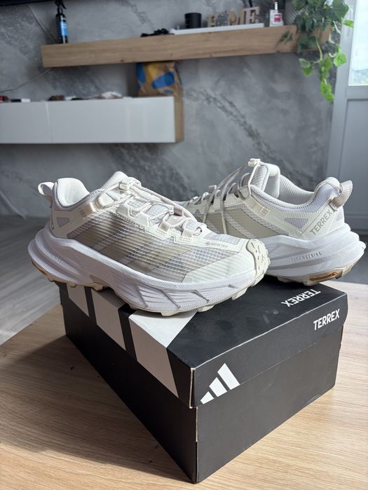 Продавам Adidas terrex